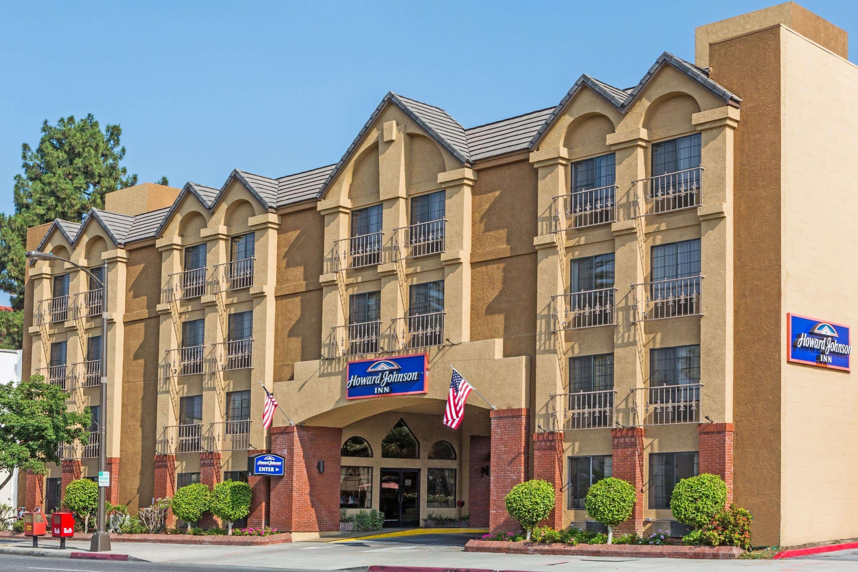 Howard Johnson By Wyndham Pasadena Exterior photo