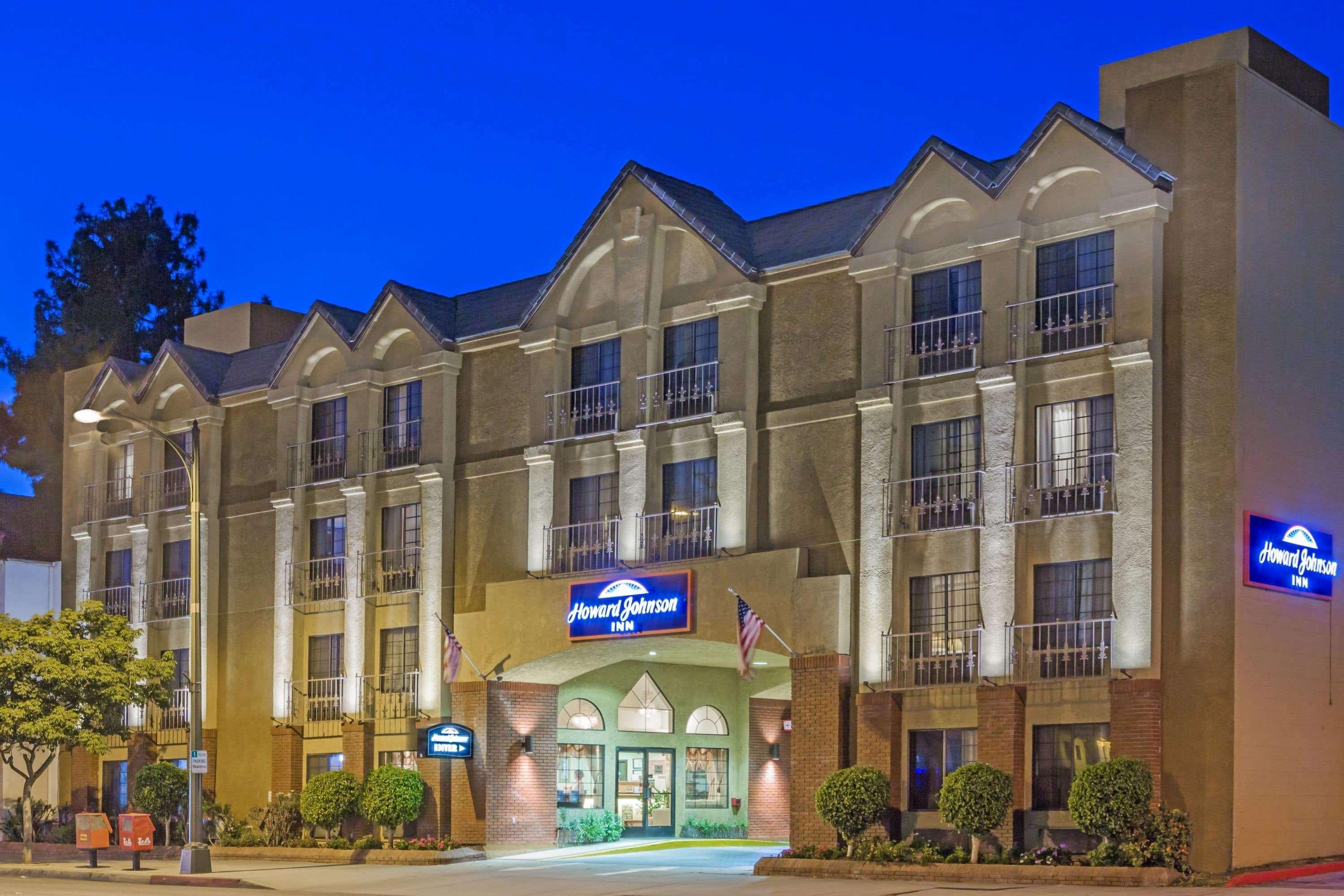 Howard Johnson By Wyndham Pasadena Exterior photo