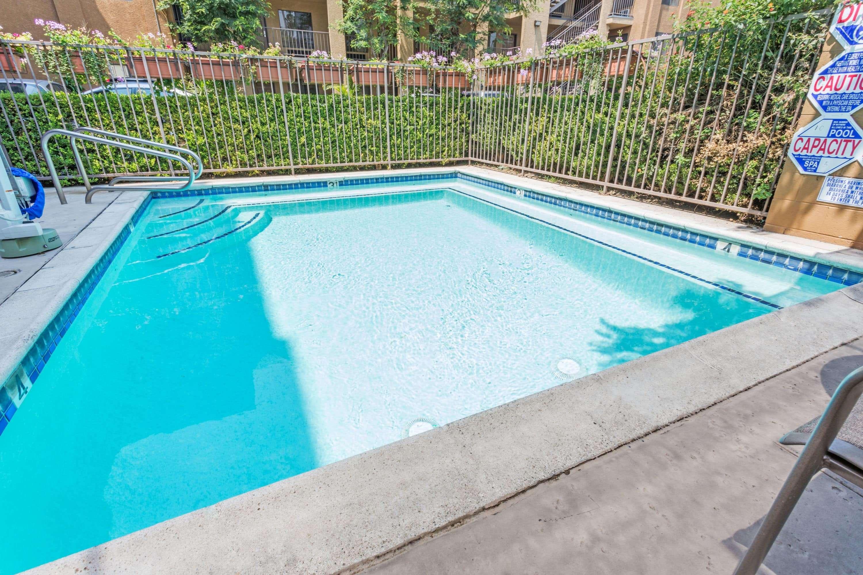 Howard Johnson By Wyndham Pasadena Exterior photo